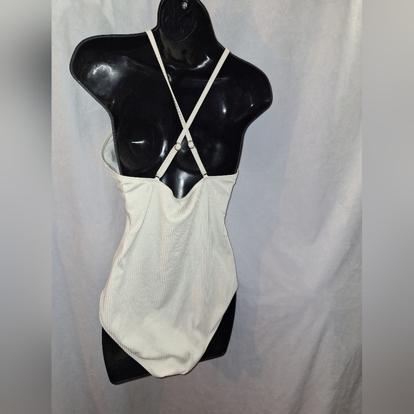 Cupshe Elegant White Swimsuit - Picture 3 of 5